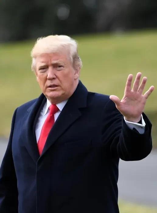 惊闻特朗普即将角逐2026年诺贝尔和平奖，现为挪威诺贝尔委员会写颁奖词如下：
挪