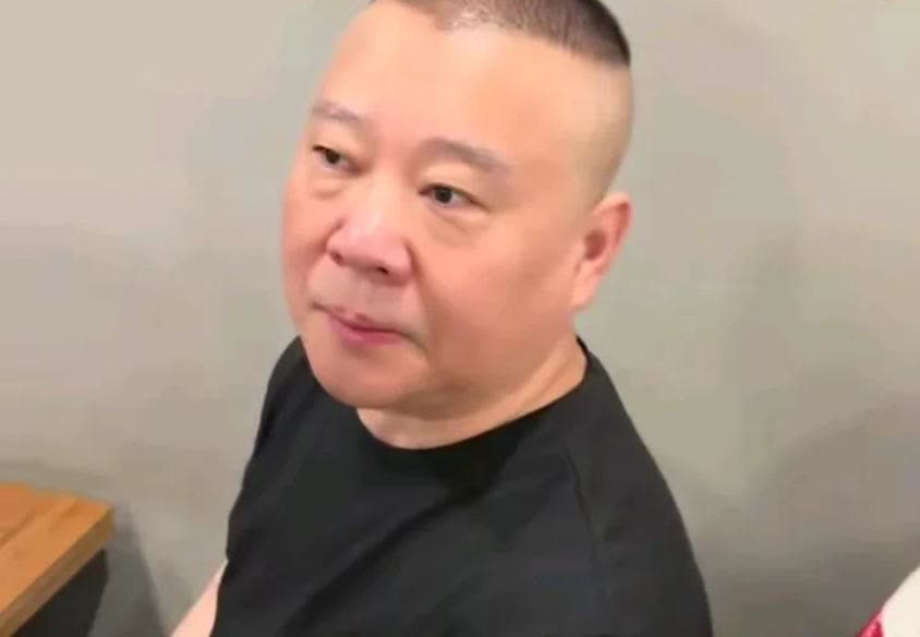 李嘉诚爱不爱国，我不得而知，但看到郭德纲竟然去日本巡演赚钱，简直让我觉得不可思议