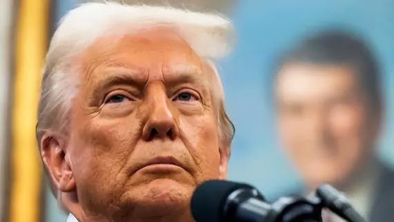 特朗普向俄发出最后通牒：一个月内如果还不停火，美国将“动手”