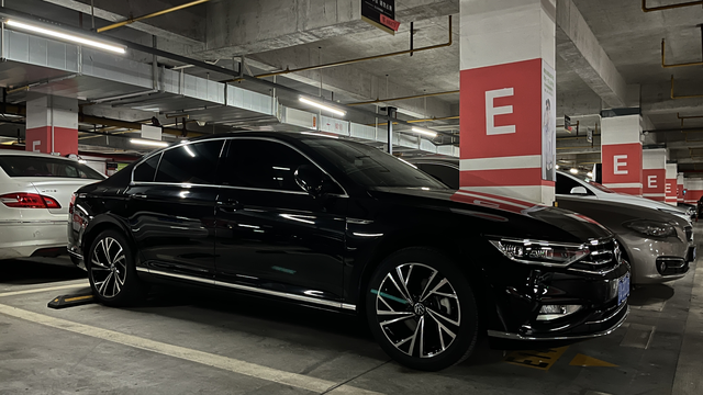 提车三年有余颜值依旧在线
提车三年多了，洗干净颜值还是很可以的，每次洗干净了都忍