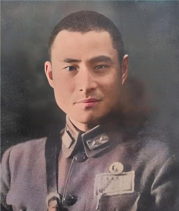 1975年，蒋介石得知黄维被特赦的消息后，立刻邀请他前往台湾，不仅补发了他被俘2