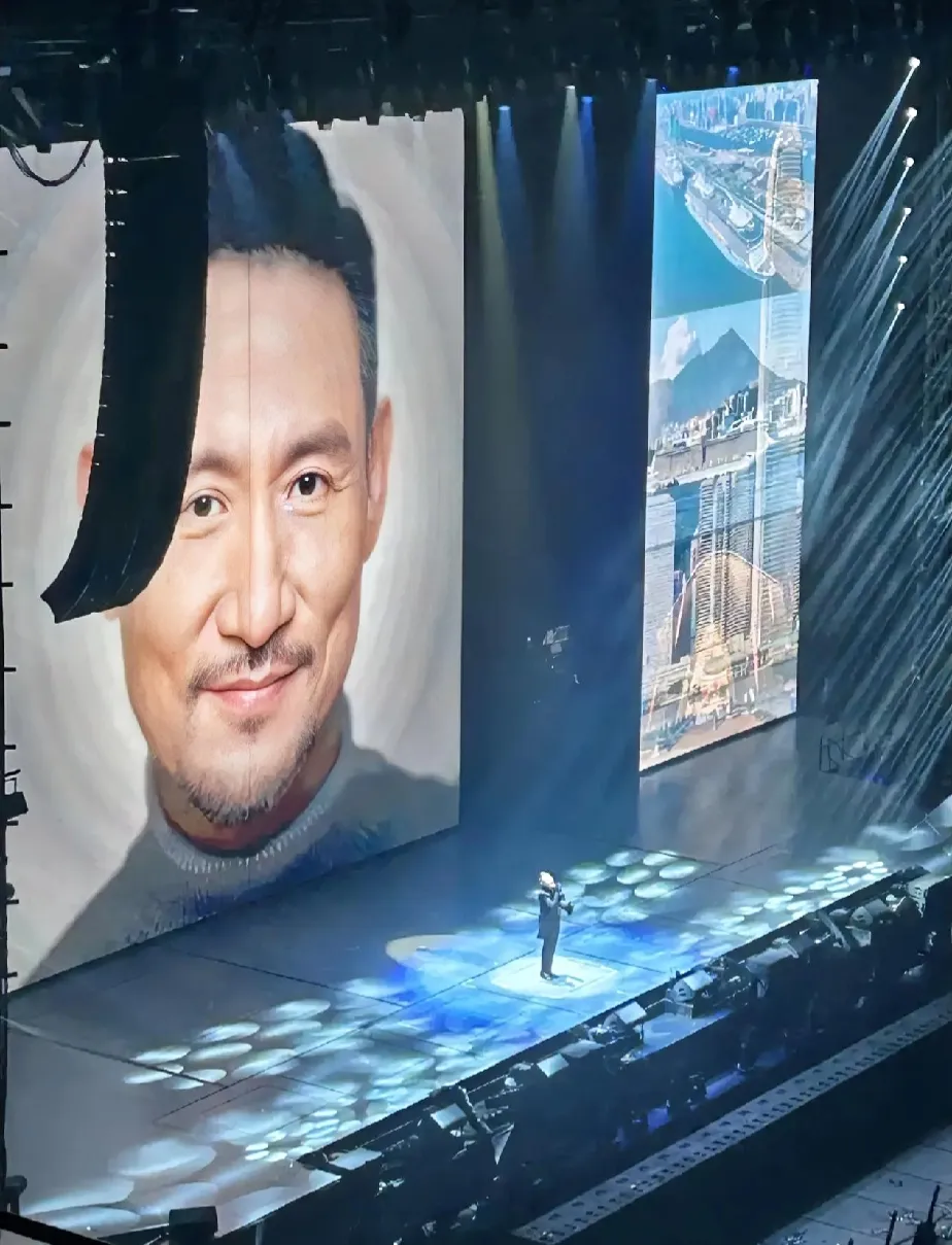华仔和张学友，两位天王的演唱会都看了，现在两人的差距足足隔了一个郭富城！
张学友