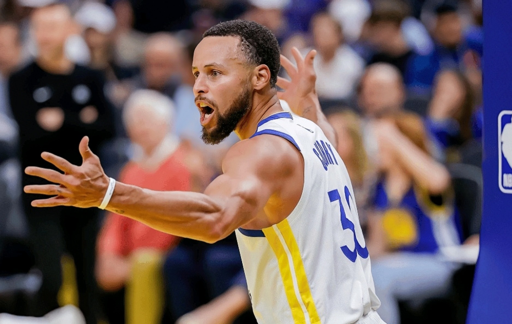 库里持续低迷！勇士不敌大残阵步行者送给对手赛季首胜。NBA常规赛，勇士客场挑战大