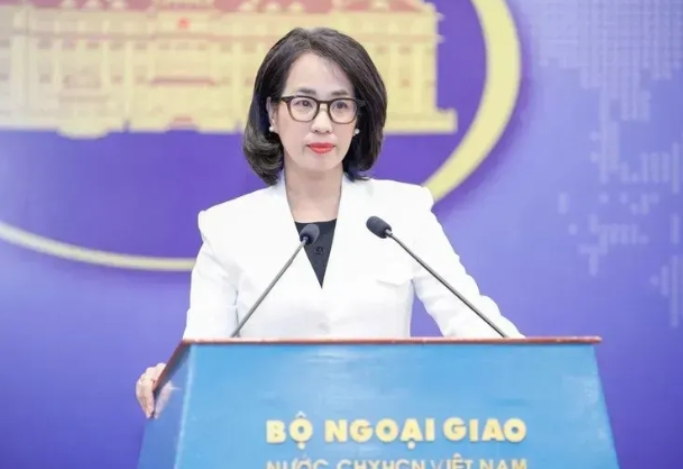 中国还没有发话，越南却先出手了！越南警告泰国和柬埔寨，让他们赶紧进行和平谈判，据