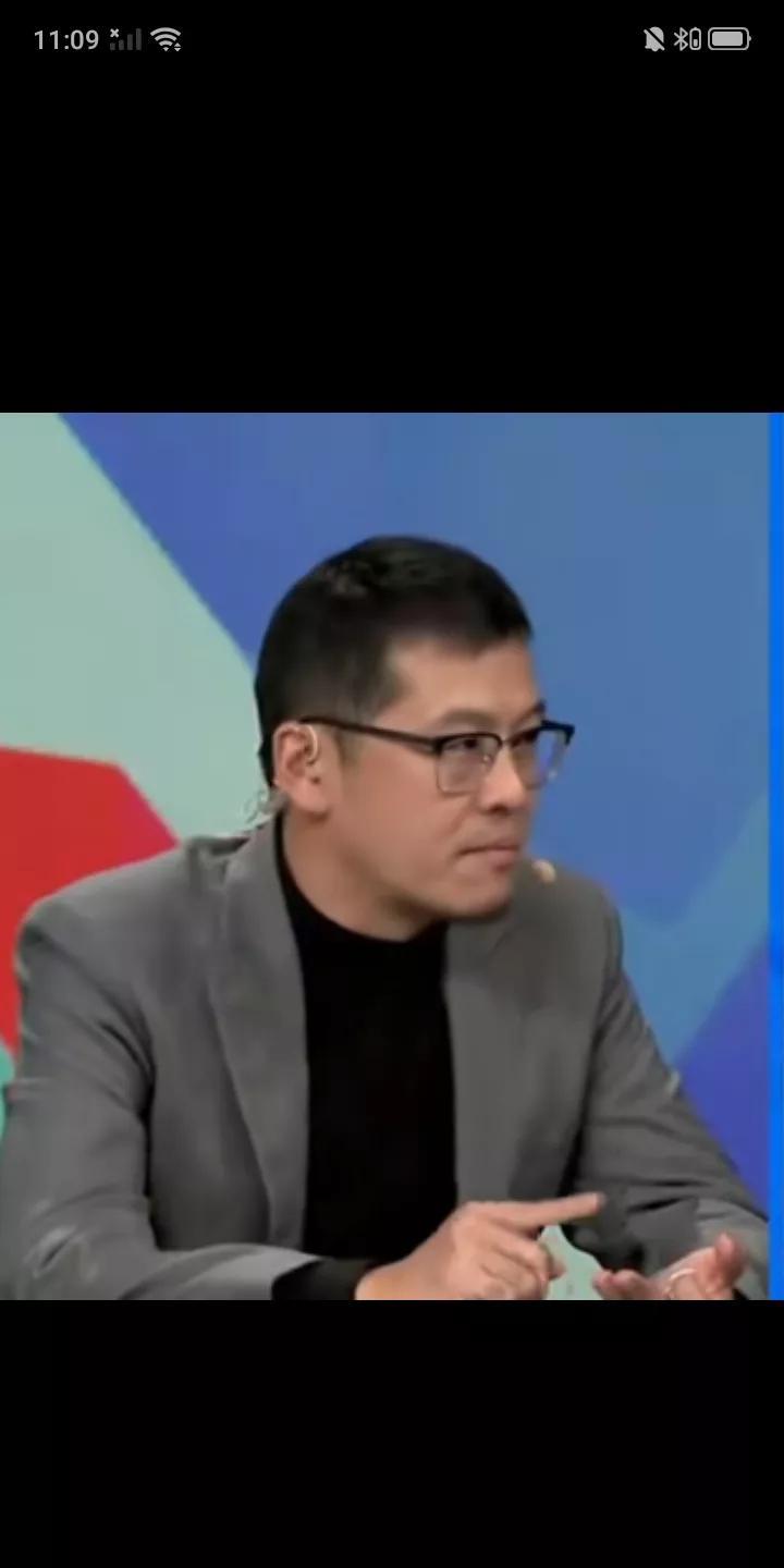 近日，国内知名篮球评论员杨毅在接受采访时，对郭艾伦给出高度评价。杨毅说：艾伦的天