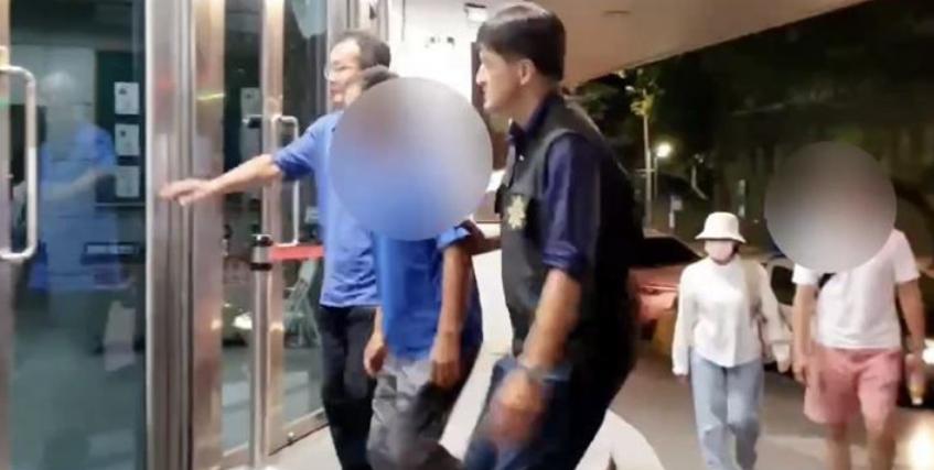 民进党办公室门口丢鸡蛋　警方4小时速逮2男
民众党李姓前志工，昨晚（20日）偕洪