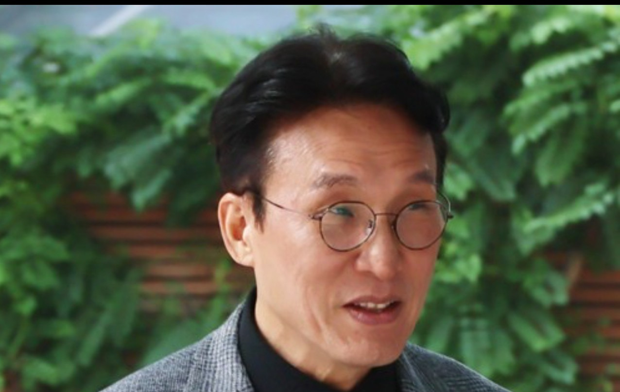 韩国总理候选人学历被质疑，他急了！











啥？韩国总理候选人金民