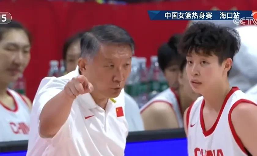 输给澳大利亚女篮13分！中国女篮暴露出来了3大问题，宫鲁鸣面临考验。
面对着缺少