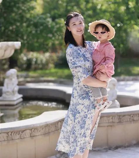 她退役后被催生：生不了吧？
身高192的女排队长，被亲戚盯着肚子指指点点。
惠若