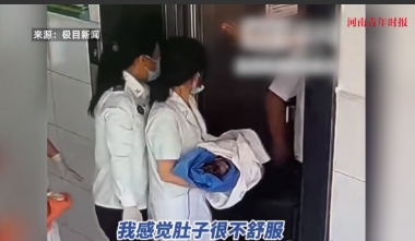 “离了个大谱！”6月16日，湖北鄂州，一女子因为中午吃完饭胃胀不舒服，骑着电动车