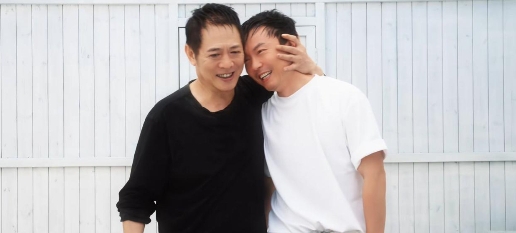 李连杰和谢苗时隔多年再同框，李连杰的变化不是很大，谢苗长得太老成了，两个人看起来
