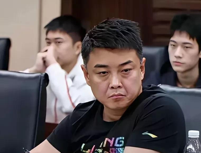 多哈世乒赛的签位一出来，男队主教练王皓的脸估计又更黑了吧
他看到男队的这个签位，