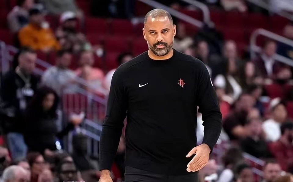 北京时间3月21日，NBA常规赛继续进行，火箭近期豪取8连胜，成为西部表现最亮眼