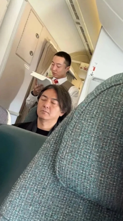 看着好眼熟，一时想不起是谁