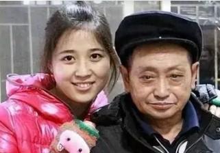 1990年，重庆36岁光棍捡到了一个女婴，不舍吃不舍喝将女孩养大，谁知，养女成年
