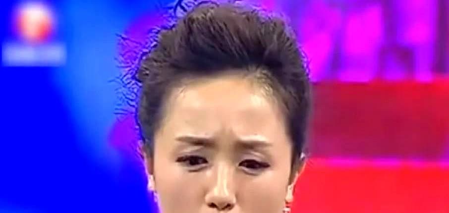 朱媛媛：“我老公有好几次都背着我和别的女演员拍吻戏。”辛柏青解释道：“我是被迫的
