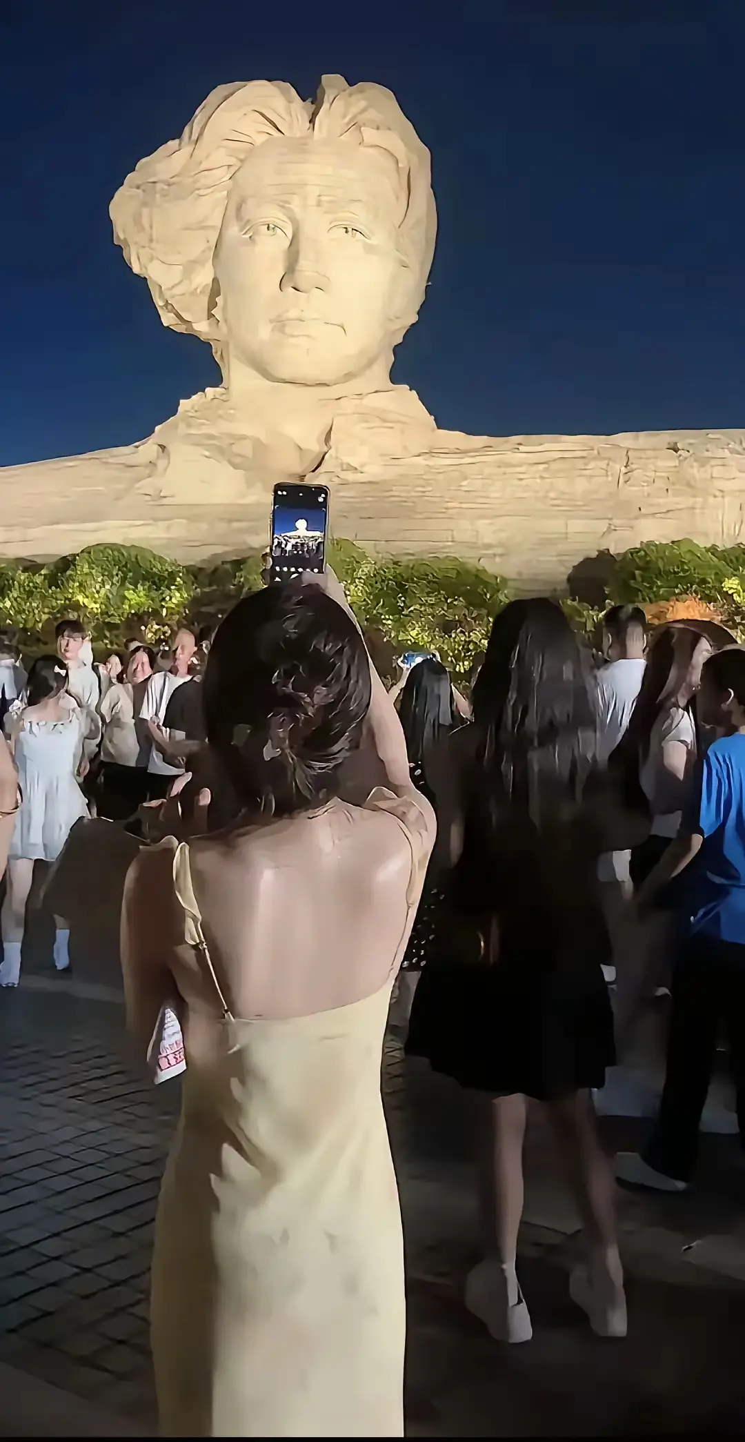 她拍她的，我拍我的，完美