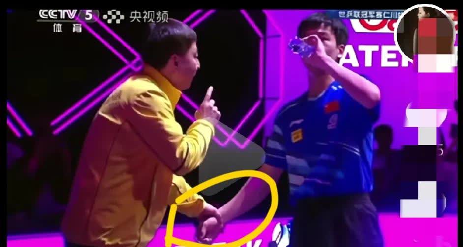 笑不活了！
仁川WTT冠军赛男单决赛中，这个有意思的细节，你看到没？

陈