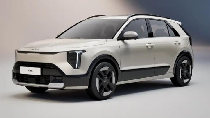 还是那个回旋镖C柱！极睿改款曝光，T字灯组比电车还激进