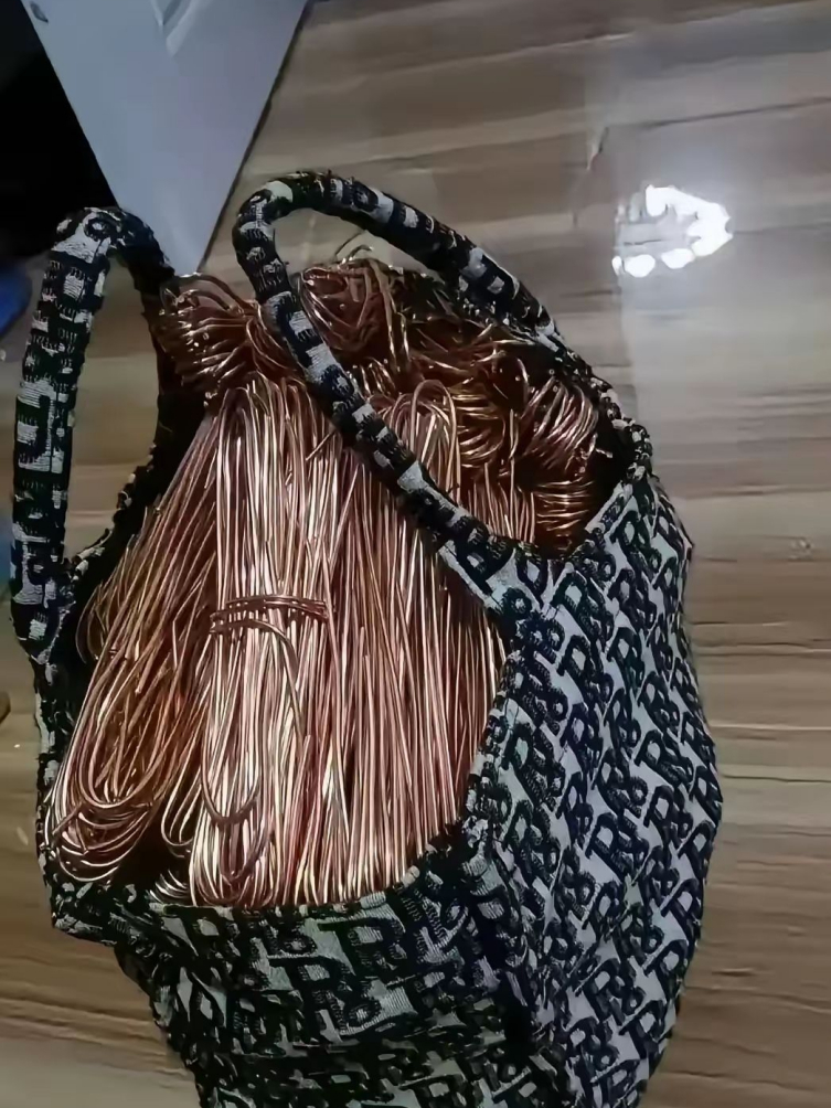 一年半的老电工，心里突突的