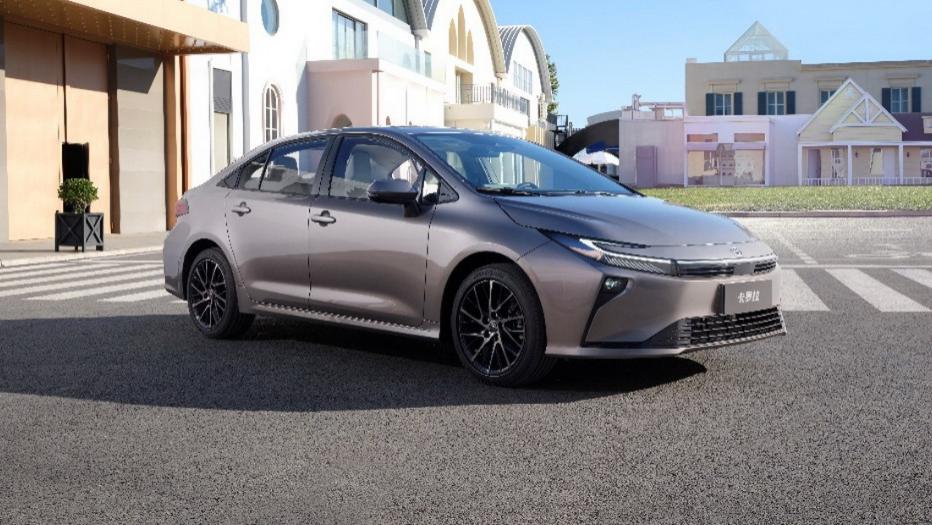 一汽丰田全新智混卡罗拉焕新上市，售价9.9万元起