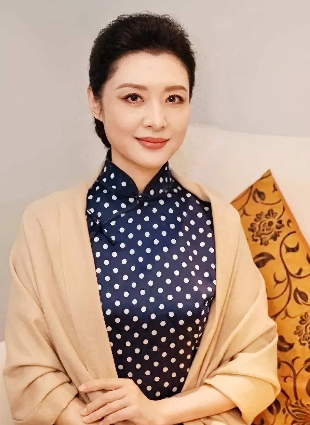 周涛真美！[比心][比心][比心]周涛美了美了！[心][心][心]周涛风采依旧！