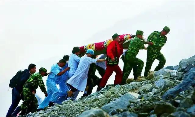 每当中国发生重大天灾时，为什么敌对国家不趁虚而入？那你可能不知道，在08年汶川地