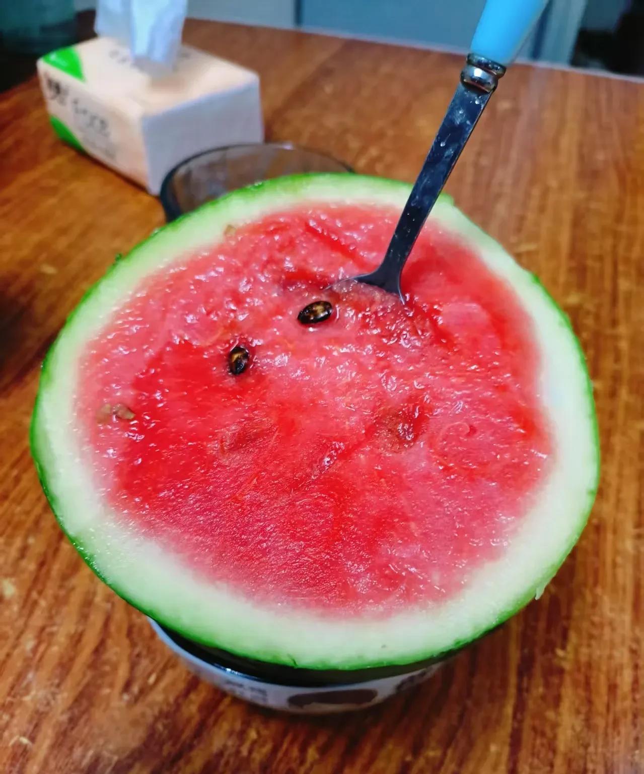 不会说人话，可以不说。
我是在托管里面工作的，那托管老板家族实力很强大，目前已经