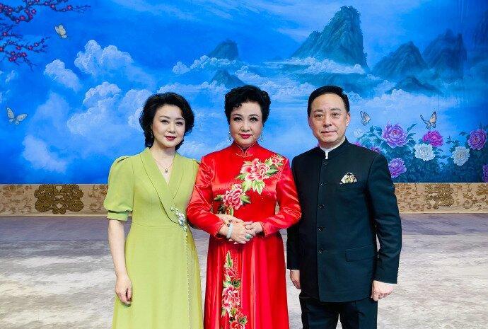 京剧舞台上三位最佳合作者。
戏迷朋友也许会说，于魁智作为国家京剧院头牌老生，其搭