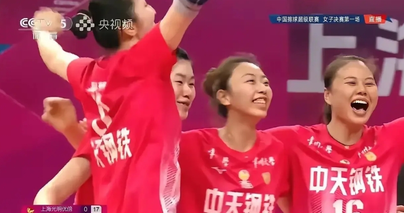 江女排培养了一代
赢了三代，这就是培养新人的好处
现在不但张常宁等人好好的安排了