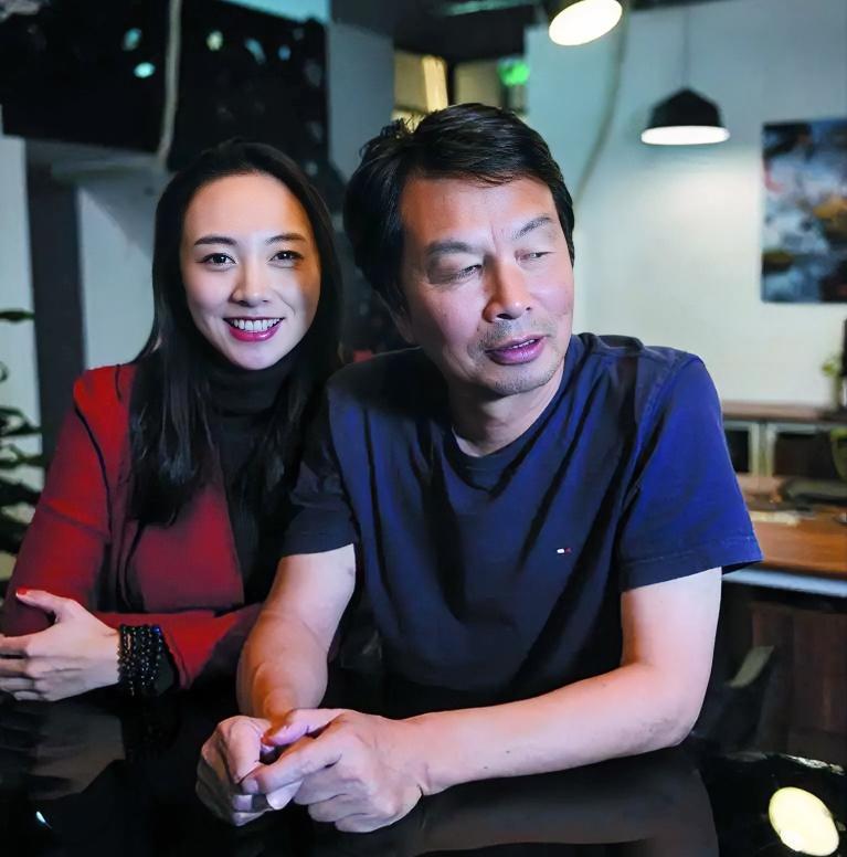 北大才子刘震云这句话一针见血戳中人性的丑陋：“我在沙漠给你一瓶水，到城里后，你买