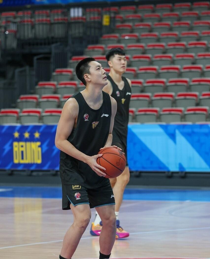 截至新年首战惨败北京男篮、遭遇赛季首败，广东男篮目前仅4位球员场均得分上双。
其