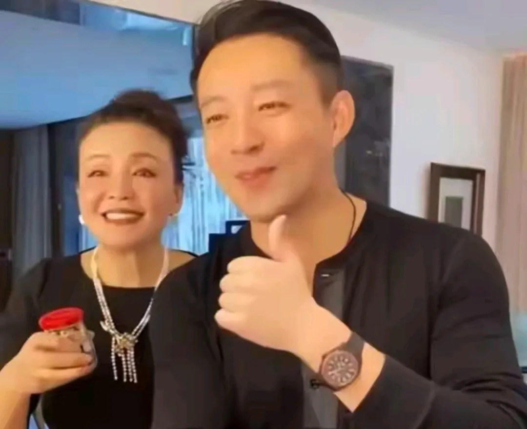 力挺汪小菲张兰和麻六记











天哪！你们敢信？汪小菲和大S的离婚