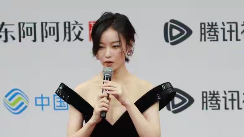 倪妮的万种风情，藏在沉淀与突破里，藏在顶级身材颜值里。