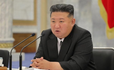 金正恩斗志昂扬。
根据朝鲜中央通讯社6月13日的报道，朝鲜领导人金正恩于6月12