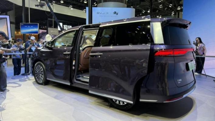 2025年“保姆车”销量王：可商用可家用，3个月累计销量超2万台
