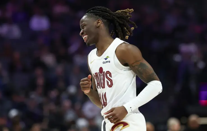 骑士后卫基恩-埃利斯谈到了即将到来的自由市场前景。
埃利斯表示：“我认为我目前的