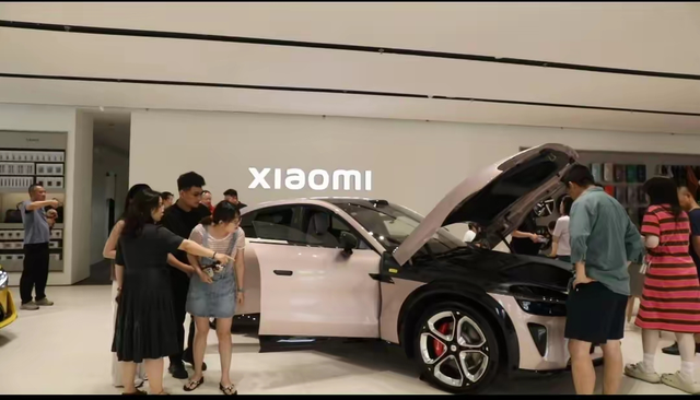 YU7和ModelY到底怎么选啊？
​1. YU 7 标配长续航835km，特斯
