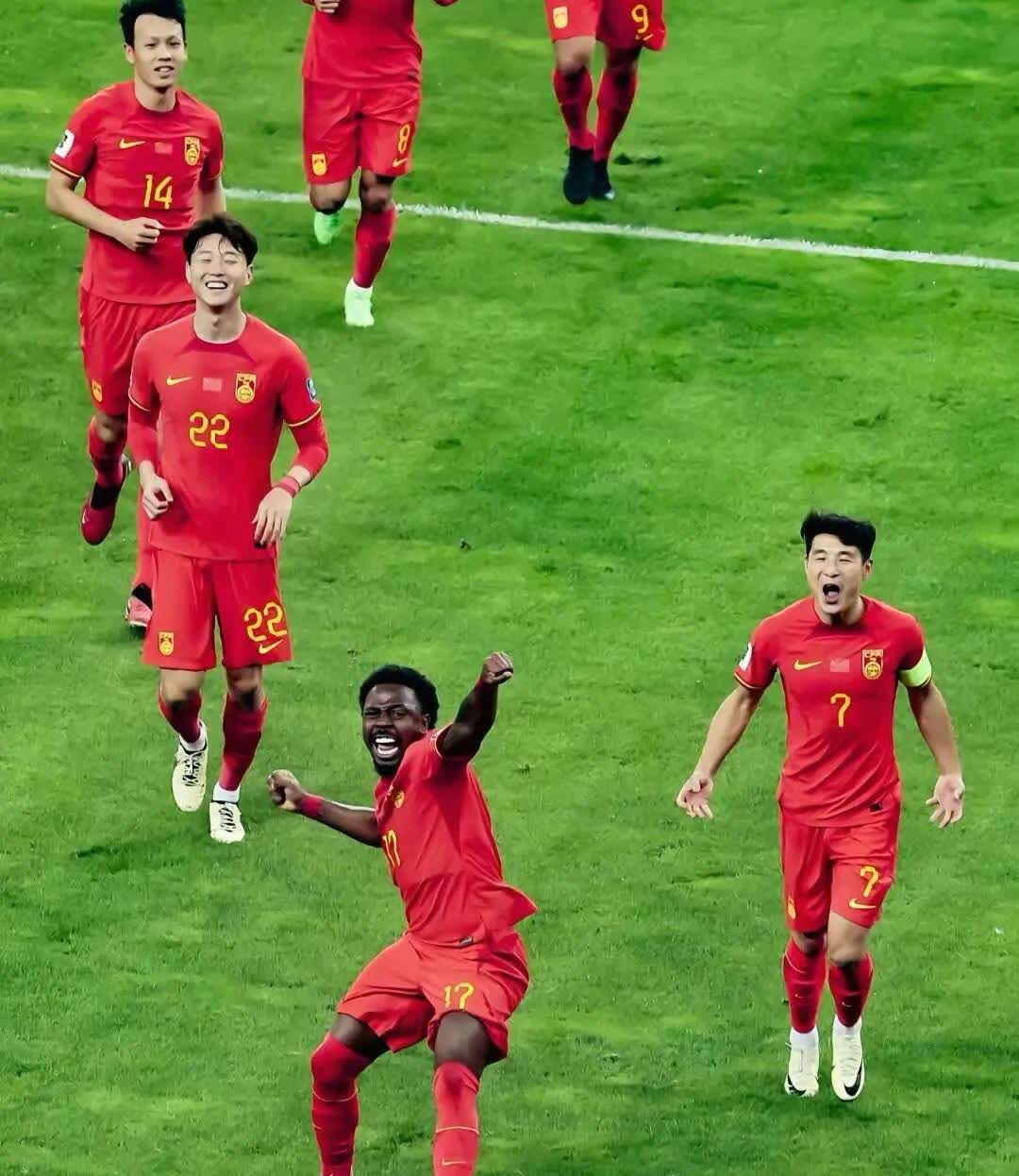 费南多无球可踢愿意再回中超！归化球员费南多近日传来消息，自从去年费南多向申花索要