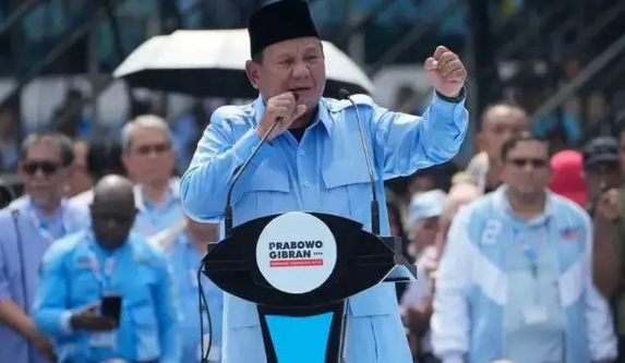 印尼总统迫于压力，不得不这样做！

印尼总统普拉博沃·苏比安托在安塔利亚外交论坛