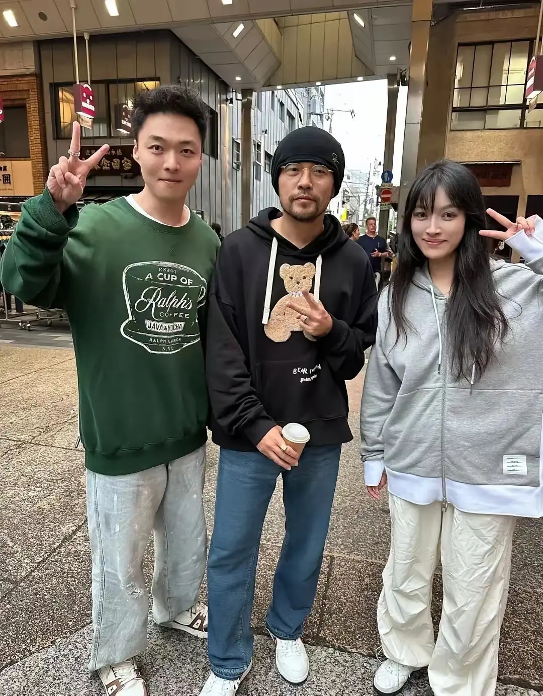 周杰伦穿搭挺好看的，你们说呢？

