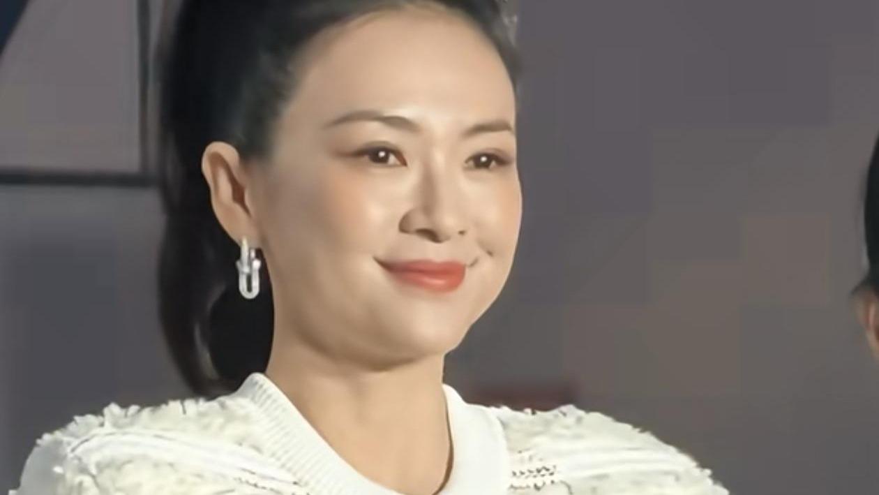 星光夜成灾难秀，章子怡翻车？全网吐槽：造型师瞎折腾