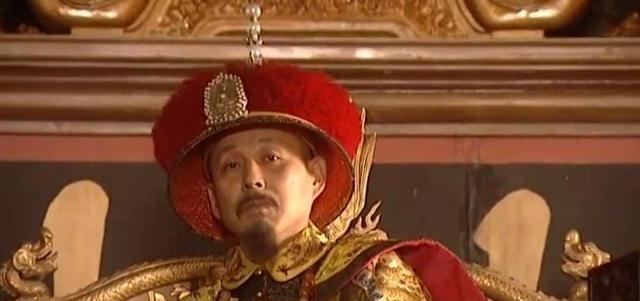 2000年，电视剧《康熙王朝》准备开机了，制片人刘大印却宁愿退还投资方200万，