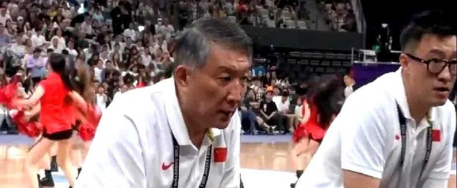 女篮又翻车了！
输给日本9分，直接飞了！
黄思静从王牌变黑洞：6投1中、三分零中