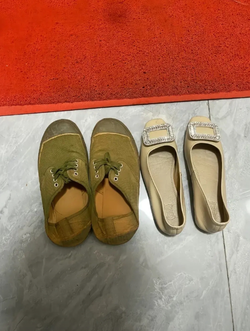 两个都是苦命人，一个比一个挣钱难…
