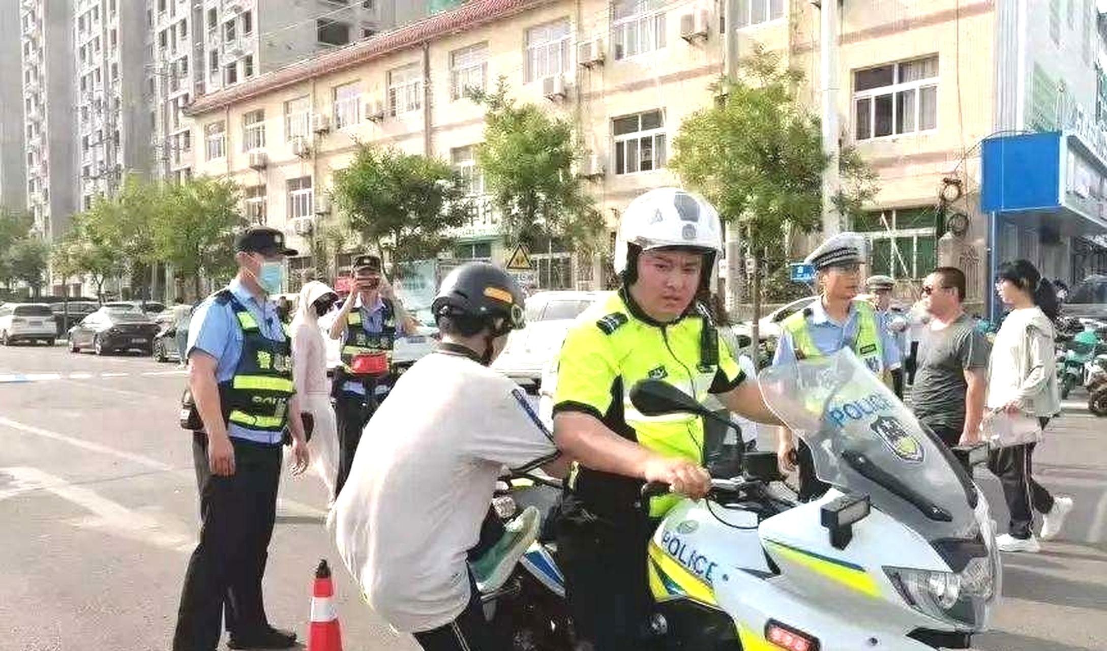 高考迟到的考生是人生巨大的社死啊