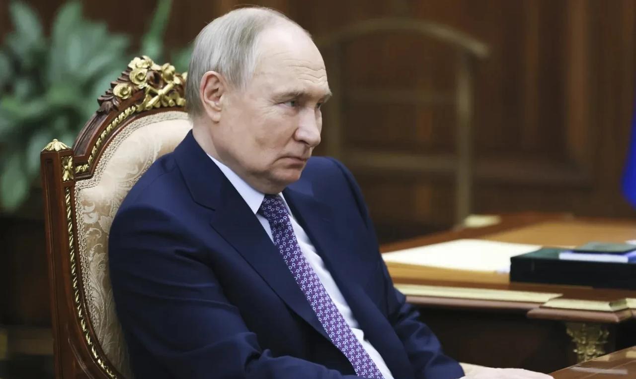 【普京：工作中以“两次测量，一次削弱”的原则为指导】
莫斯科时间2025年7月1