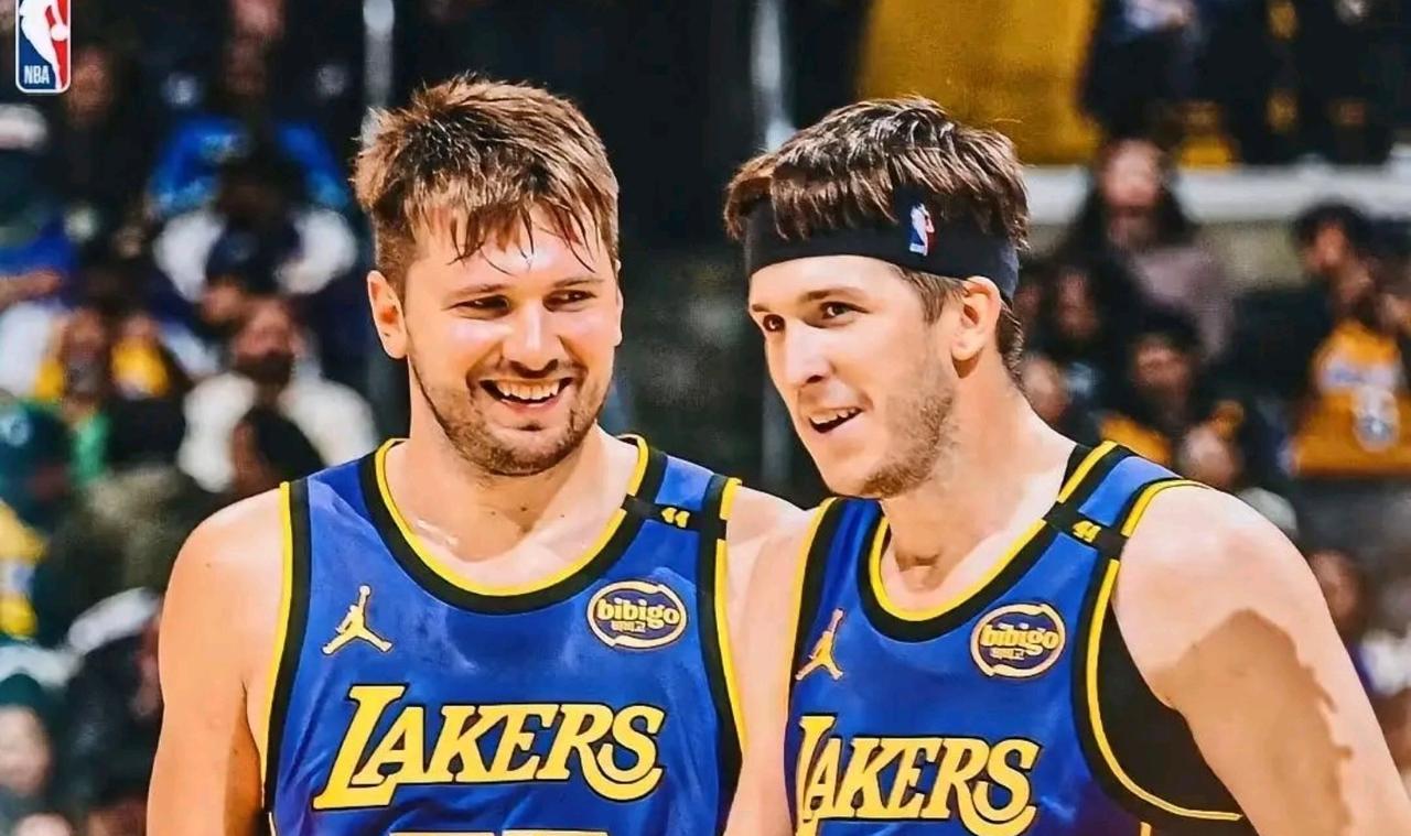 我觉得湖人这个赛季不会有大的交易，除非有黑天鹅事件。
战绩层面：截止目前，球队1