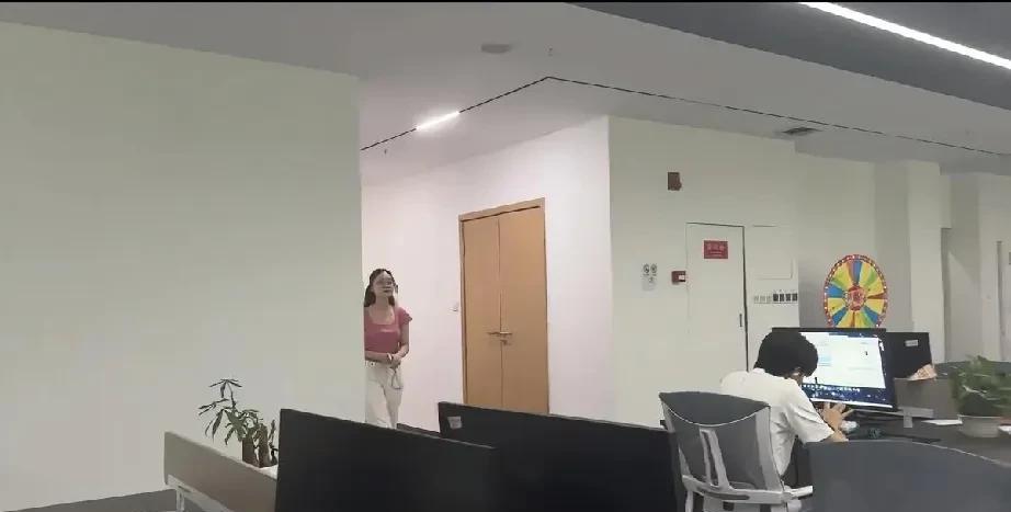 同事大姐午休的时候吐槽：他老公单位体检，检查出有中度脂肪肝以后，一点都不知道着急