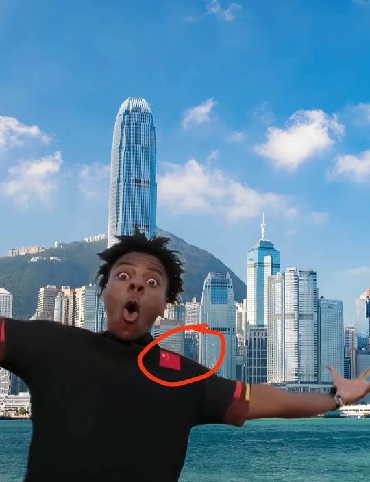 我爷爷看了甲亢哥这张照片后
低头沉默了好一会儿
突然抬头对我说：这个外国人是不是